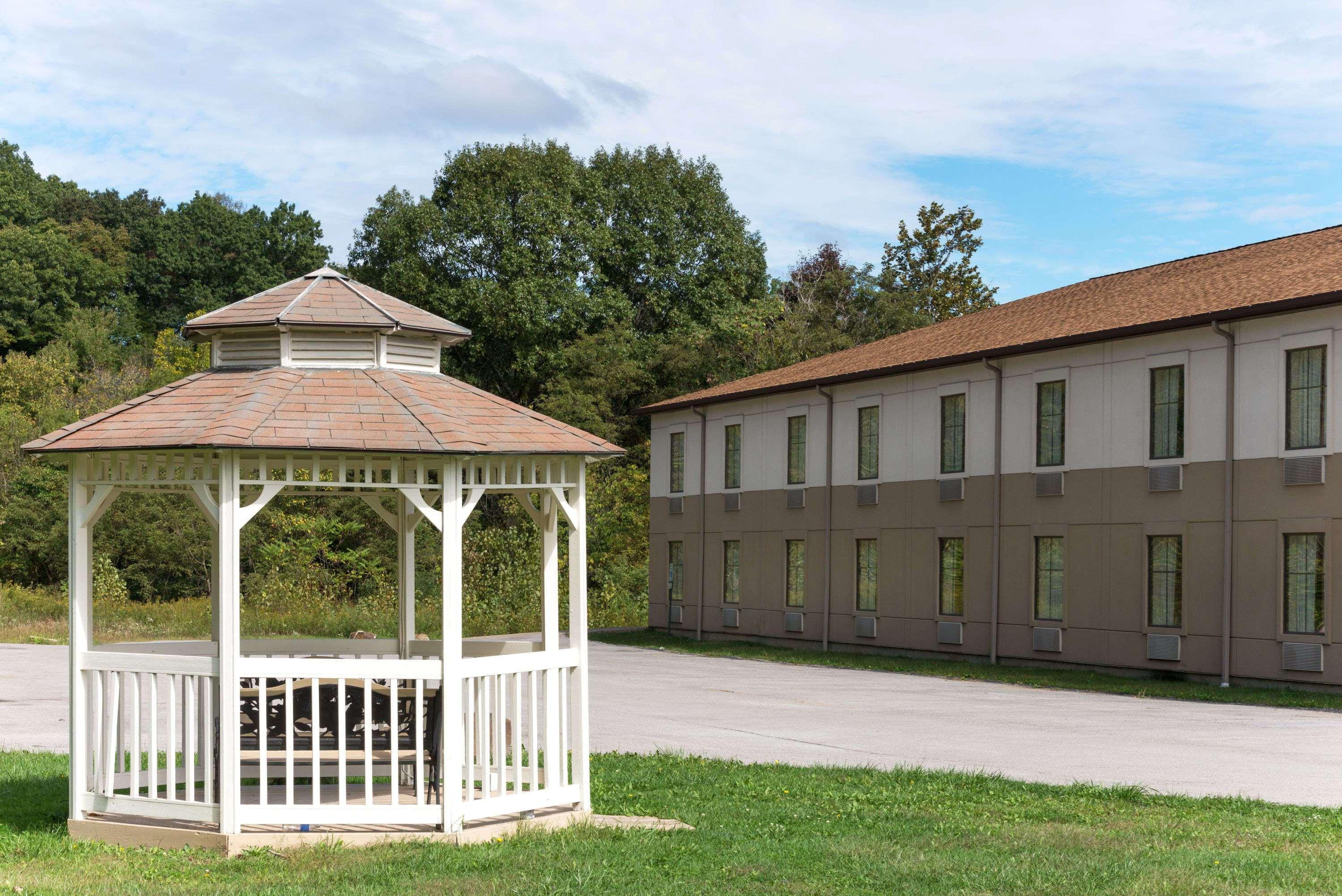 Super 8 By Wyndham Beaver Falls Esterno foto