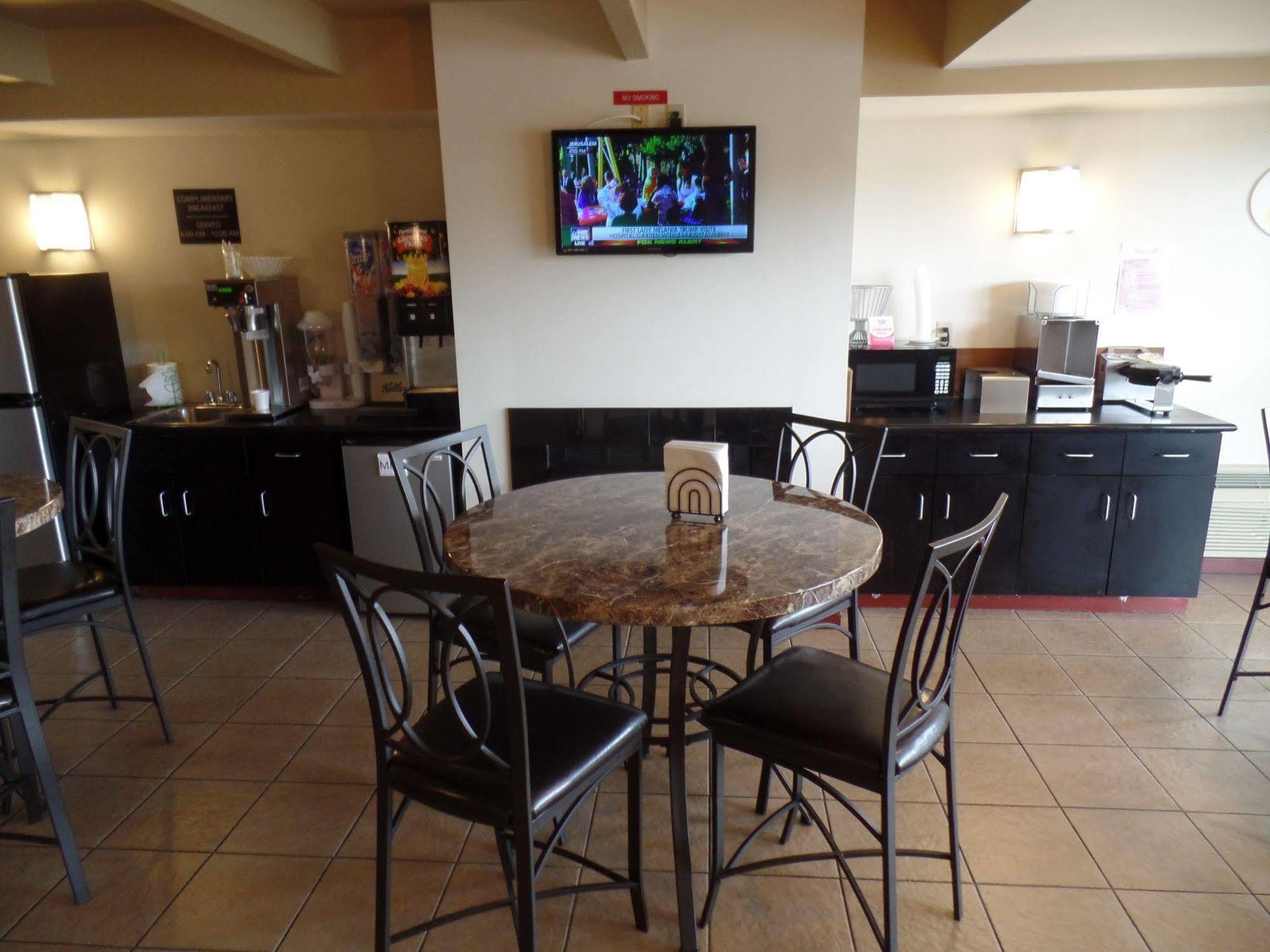 Super 8 By Wyndham Beaver Falls Esterno foto